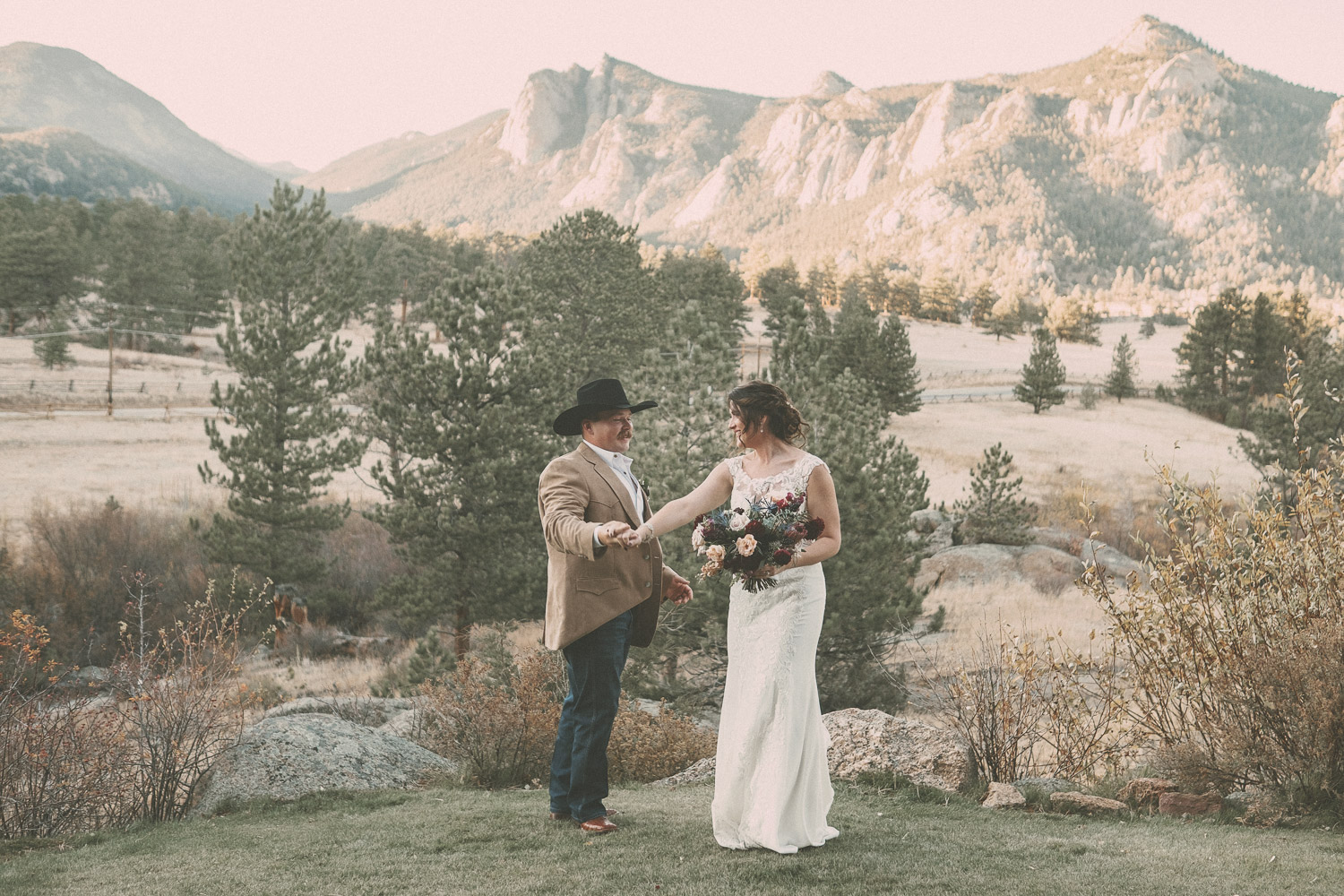 Black Canyon Inn Estes Park Wedding Elopement Photography