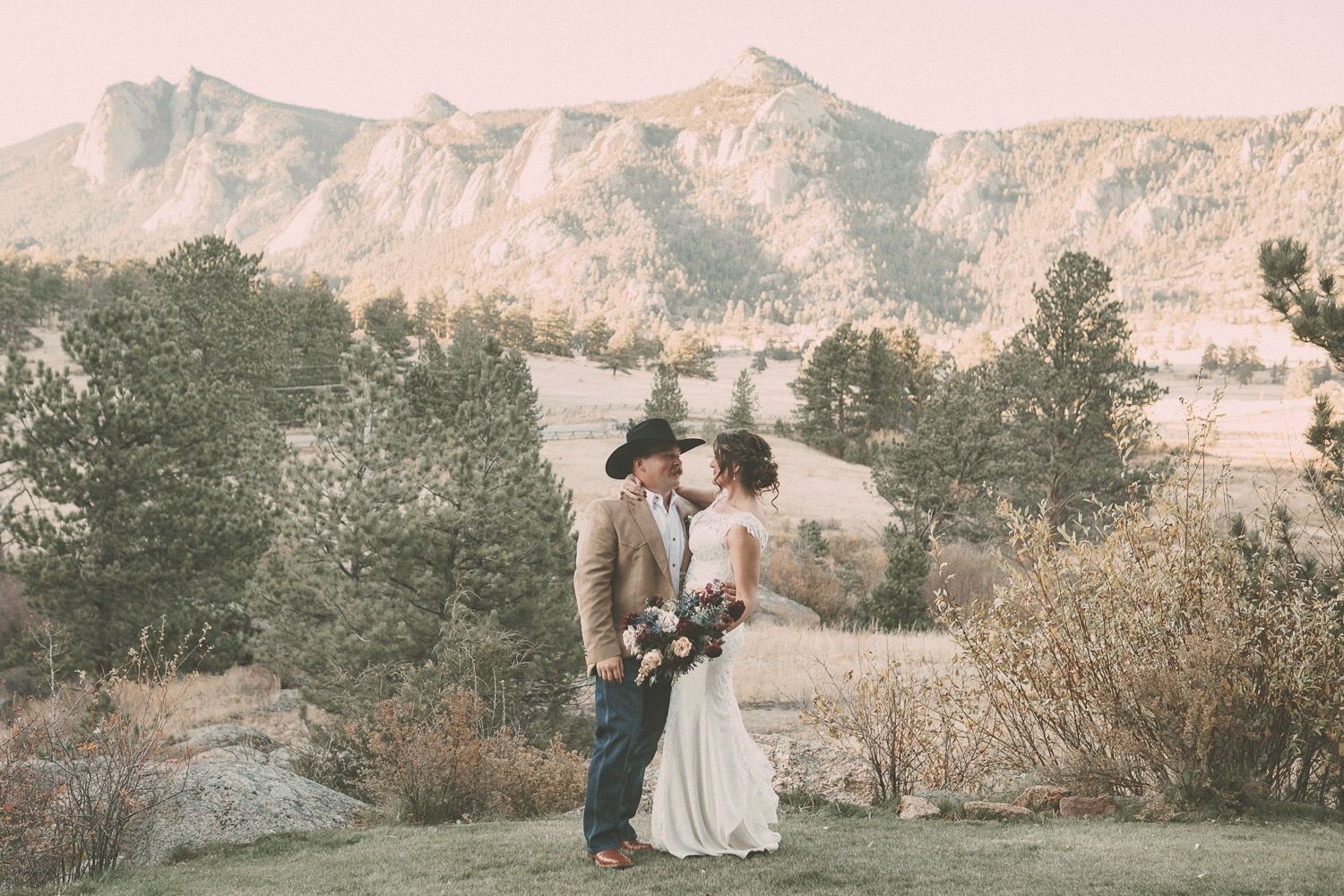 Black Canyon Inn Estes Park Wedding Elopement Photography